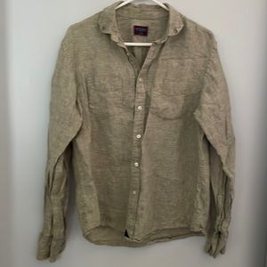 UNTUCKit Medium Green Linen Button Down Shirt